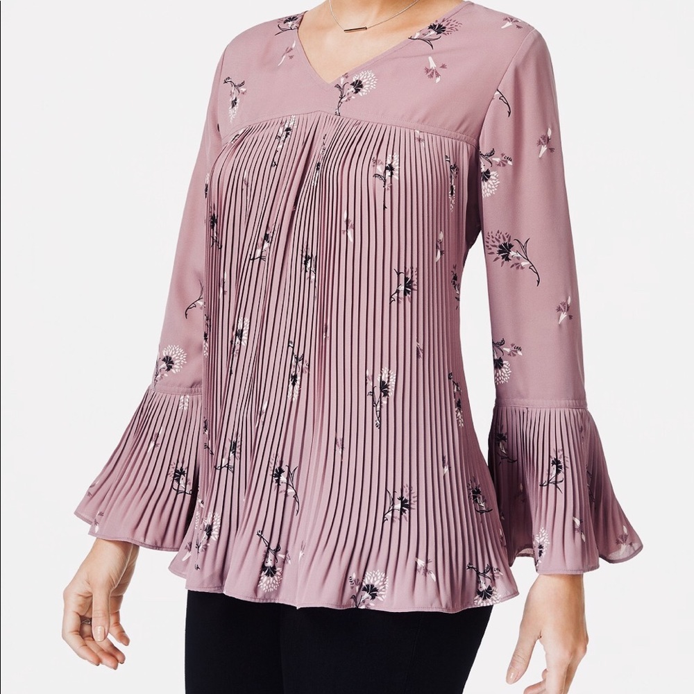 🆕 Woman’s Style&Co Pleated Blouse - Picture 2 of 7